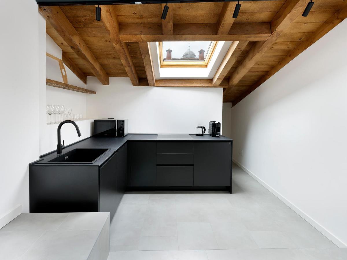 Sg9 City Apartments Брешия Экстерьер фото